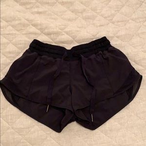Lululemon shorts size 4